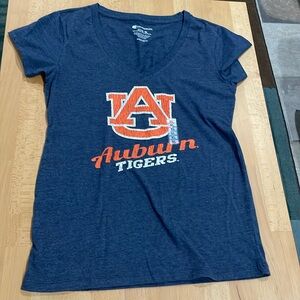 Auburn ladies v-neck (xl) NWT